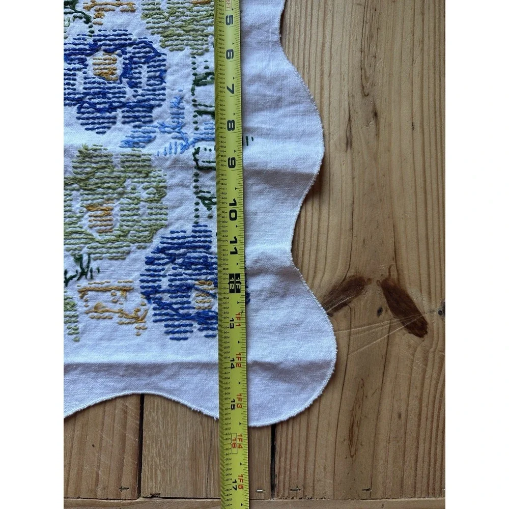 VINTAGE LINEN DRESSER DOILY TABLE RUNNER CROSS STITCH EMBROIDERY FLORAL